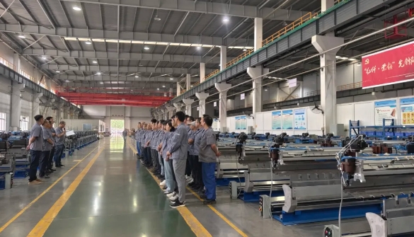 鄭紡機所屬企業華縈公司成立“紅纖·縈領”黨員先鋒隊 以實干擔 
